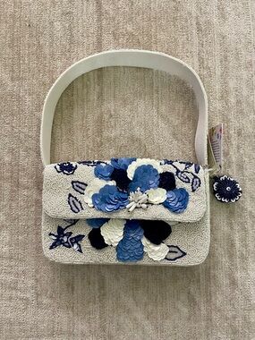 💙🌺Handcrafted Blue & White Floral Beaded Shoulder Bag